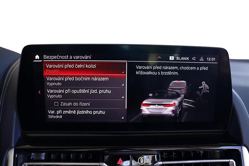 BMW M8 Cabrio - fotka 17 z 33