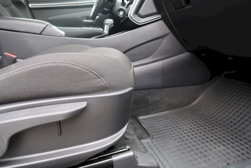 Hyundai Tucson (2023) Smart Navi 1,6 T-GDI MHEV DCT7 - fotka 15 z 30