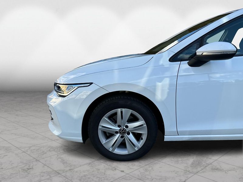 Volkswagen Golf Life 1.5 TSI 110kW Variant - fotka 9 z 20