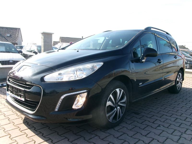 Peugeot 308 (2013) SW 2,0HDI NAVI AC BT TEMP - fotka 2 z 28
