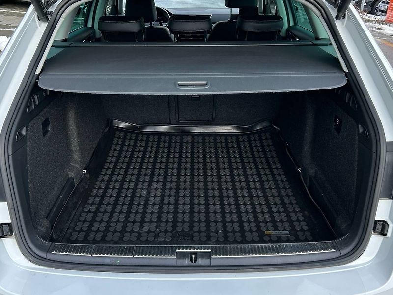 Škoda Superb (2022) kombi 2.0 TDI 7DSG L&K - fotka 14 z 35