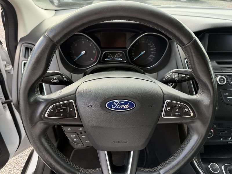 Ford Focus 1.5TDCi 88kW ČR - fotka 16 z 18