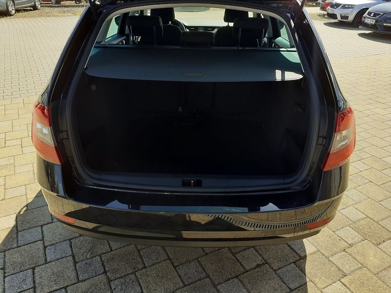 Škoda Octavia (2018) KOMBI 1.5 TSi DSG - fotka 23 z 41