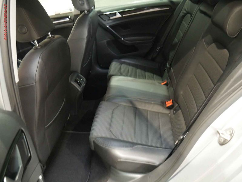 Volkswagen Golf (2015) 1.6TDI, ČR, navi, autoAC - fotka 10 z 19