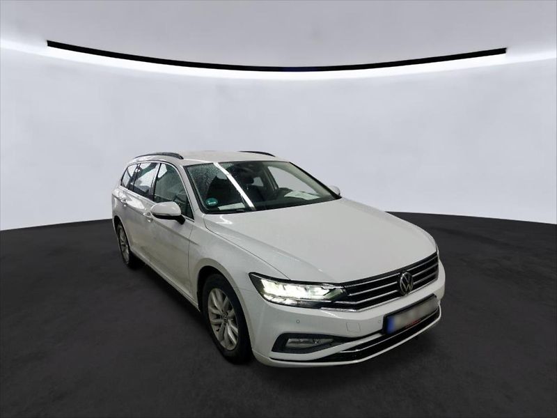 Volkswagen Passat 2,0 TDI MANUÁL TAŽNÉ KAMERA - fotka 2 z 8