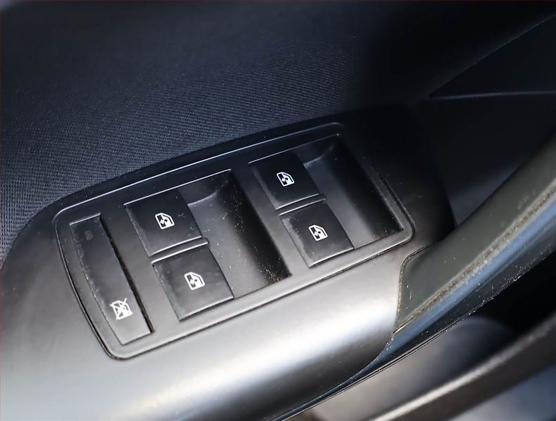 Opel Insignia (2014) 2.0 CDTI, Xenony, Tempomat - fotka 18 z 18