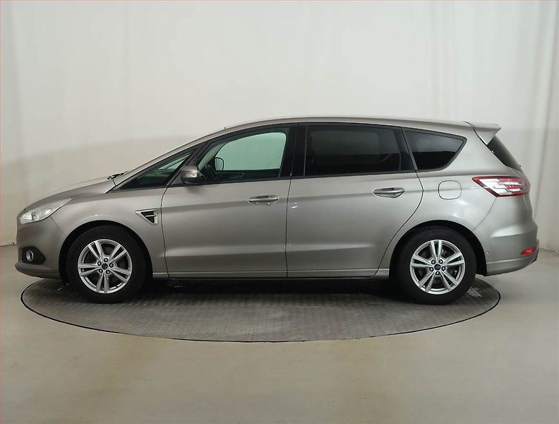 Ford S-MAX (2016) 2.0 TDCi, 7 míst, Navi - fotka 3 z 14
