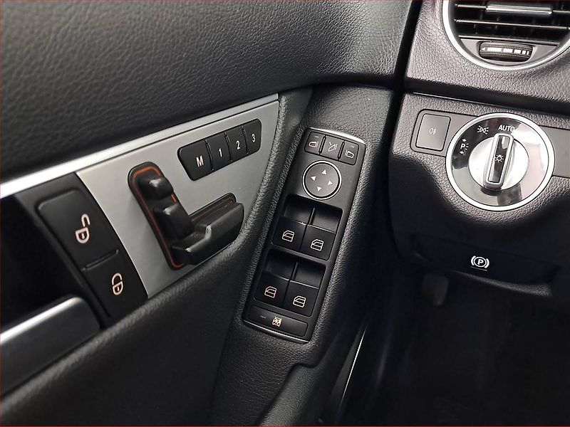 Mercedes-Benz Třídy C (2013) C 250 CDI 4MATIC, 4X4 - fotka 20 z 23