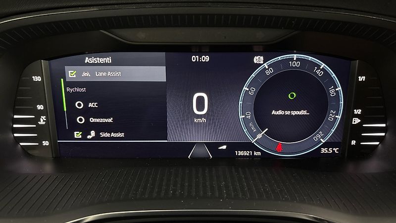 Škoda Octavia 2.0 TDI Style Combi - fotka 10 z 28