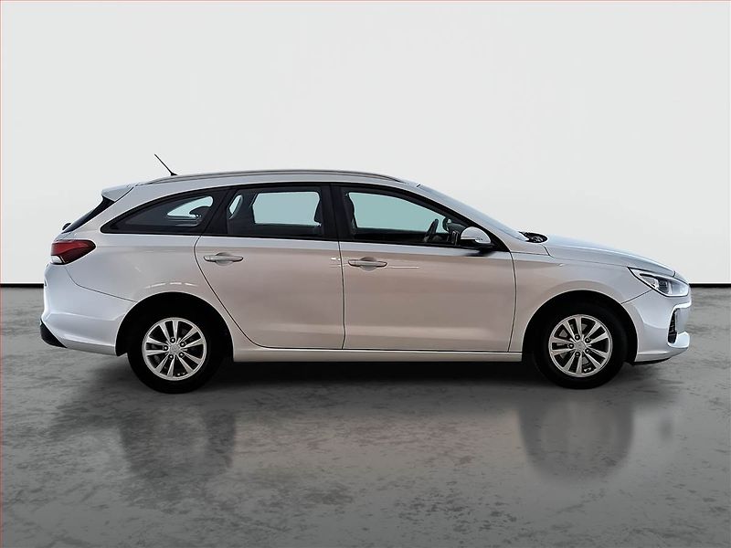 Hyundai i30 (2018) 1.0 T-GDI, Tempomat - fotka 6 z 16
