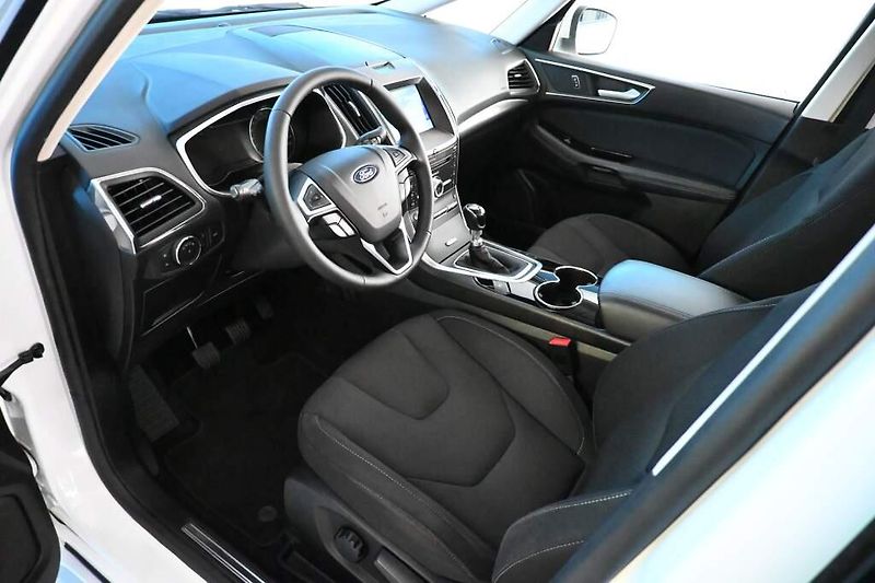 Ford S-MAX (2020) 2.0 LED SONY ACC 7 Míst Tažné - fotka 12 z 39