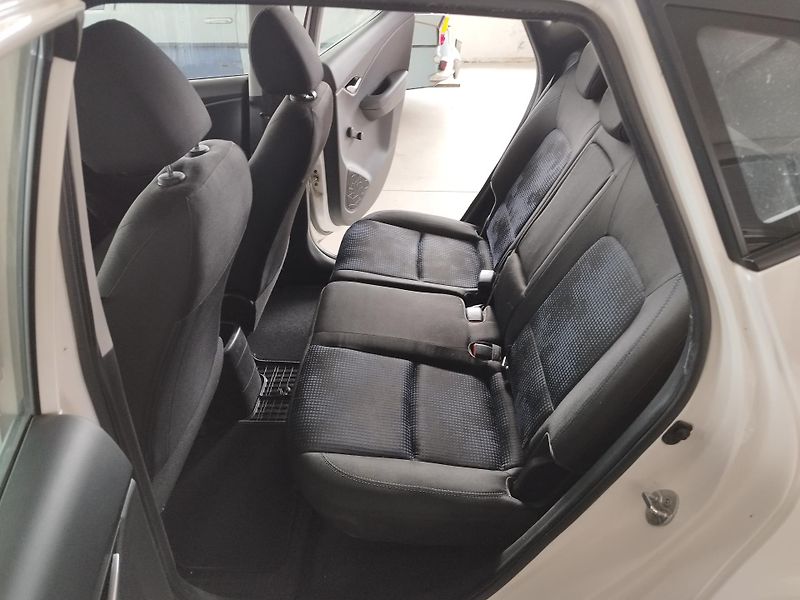 Hyundai ix20 (2012) 1,6i,91KW,AUTOMAT,ALU,TAŽ,LPG - fotka 10 z 22