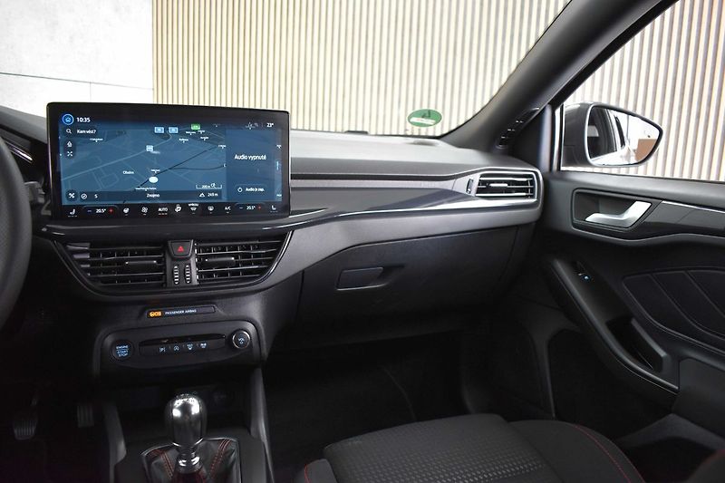 Ford Focus 1.0 EB 92kW ST-LINE*KAMERA*DPH - fotka 10 z 40