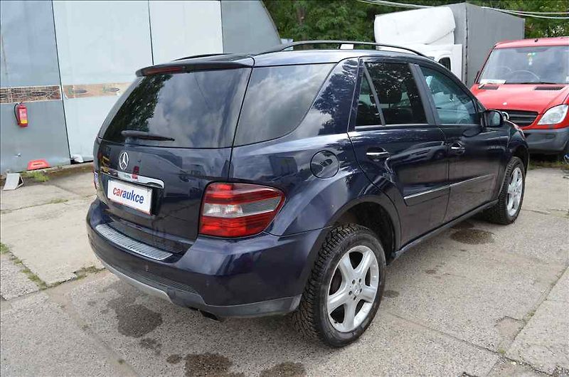 Mercedes-Benz Ostatní (2007) 280 CDI 4-MOTION - fotka 4 z 19