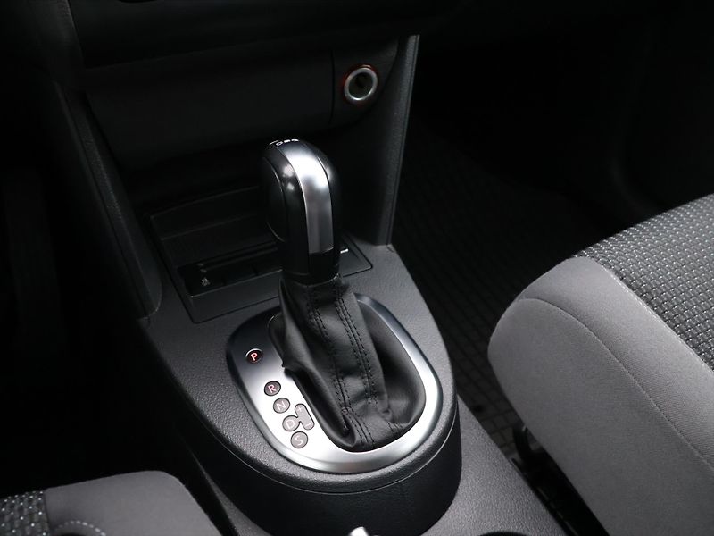 Volkswagen Touran 1,6 TDI 77kW DSG Comfortline C - fotka 23 z 32