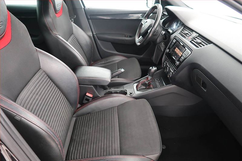 Škoda Octavia (2016) RS 2.0 TDI, Automat, Tempomat - fotka 9 z 22