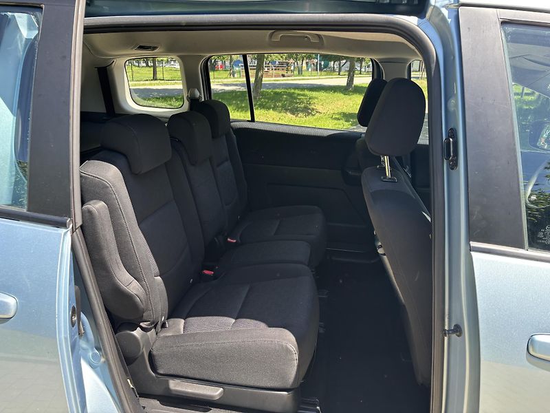Mazda 5 2.0 Exclusive - fotka 20 z 27