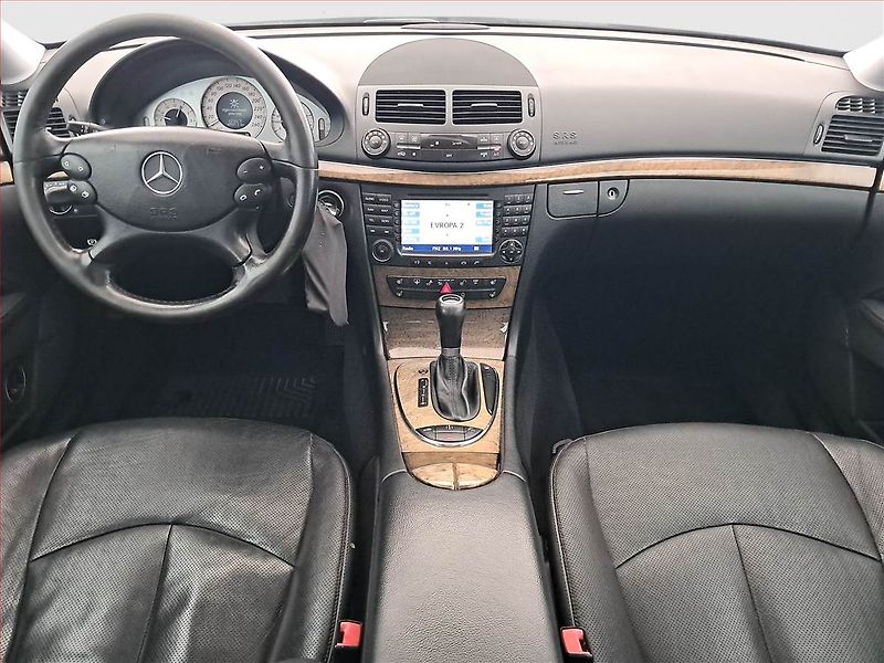 Mercedes-Benz Třídy E (2006) Avantgarde E 320 CDI 4MATIC - fotka 8 z 18