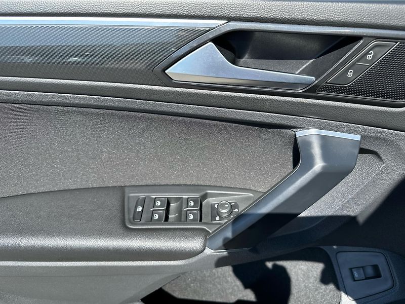 Volkswagen Tiguan 2,0 TDI 4M 7DSG SCR - fotka 22 z 26