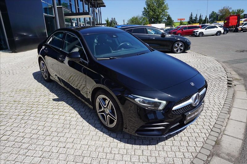 Mercedes-Benz Třídy A 1,3 A 180 sedan 1. maj ČR - fotografie inzerátu
