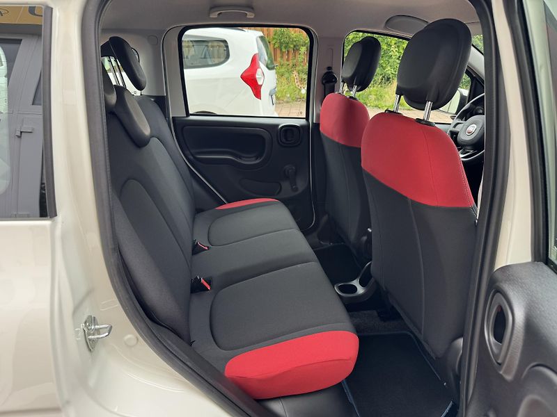 Fiat Panda (2017) ČR, 1 majitel, 9.800 km - fotka 16 z 23
