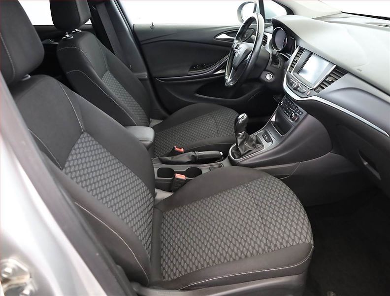 Opel Astra (2016) 1.6 CDTI, Serv.kniha, Tempomat - fotka 7 z 19