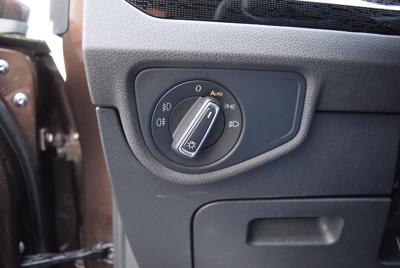 Volkswagen Touran (2018) 1.4TSI 110kw COMFORTLINE 7MÍST - fotka 36 z 51