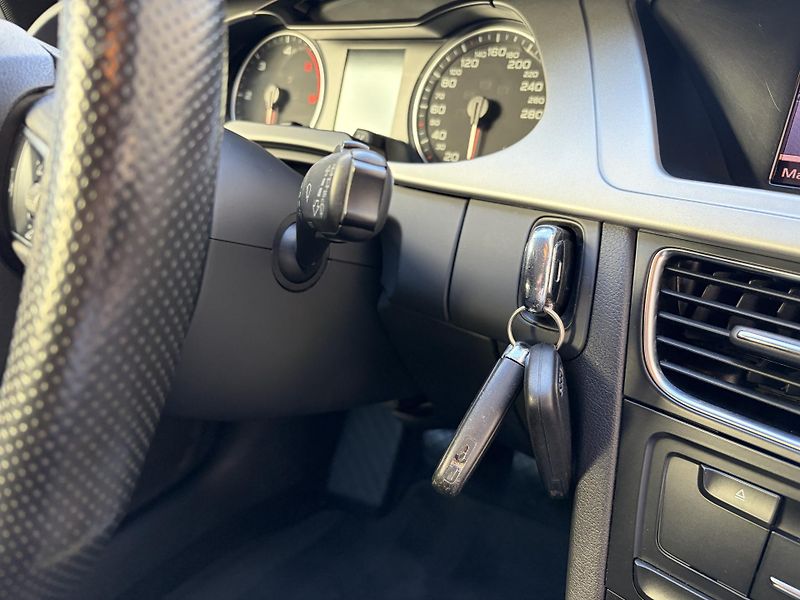 Audi A4 2,0 TDI, manual, nehavarovane - fotka 19 z 26