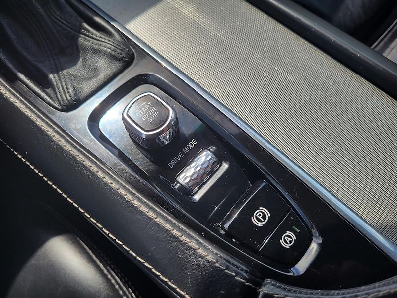 Volvo V90 D4 Drive-E INSCTRIPTION autom. - fotka 20 z 45