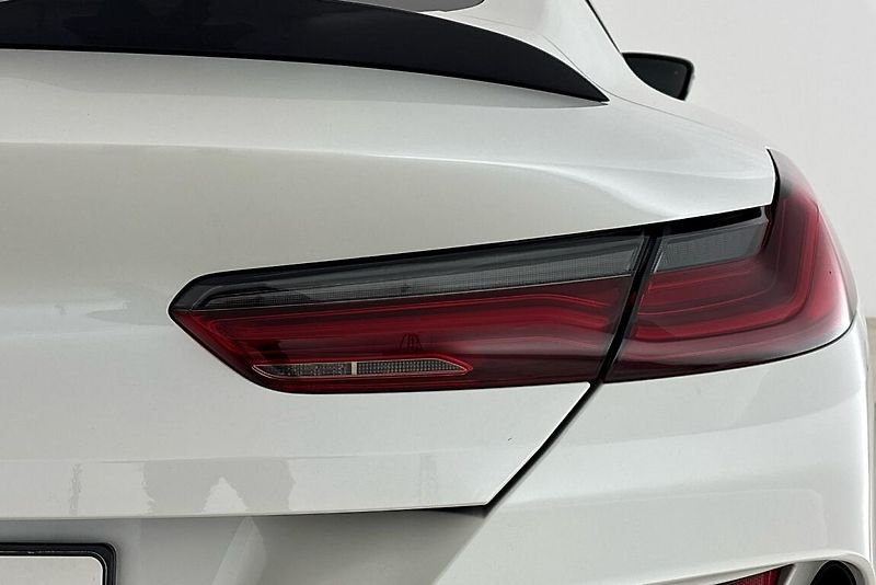 BMW Řada 8 M850i xDrive - fotka 4 z 17