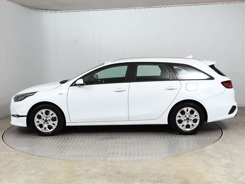 Kia Ceed (2022) 1.5 T-GDI, ČR,1.maj - fotka 3 z 16