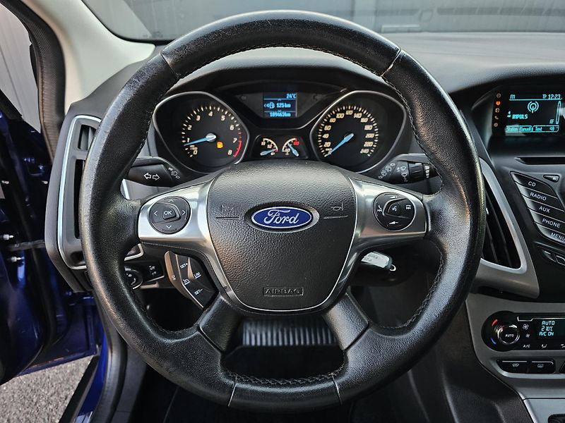 Ford Focus 1.0 92kW,VÝHŘEV,2xKOLA,SERVIS - fotka 21 z 64