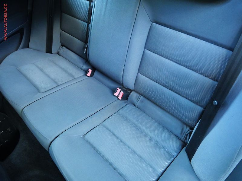 Škoda Octavia (2005) 1.6i, 2.maj,ČR, Ambiente - fotka 10 z 17