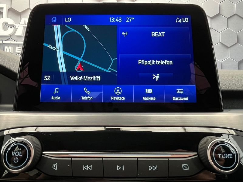 Ford Kuga 2.5 Duratec HEV 4x4 TITANIUM - fotka 17 z 56