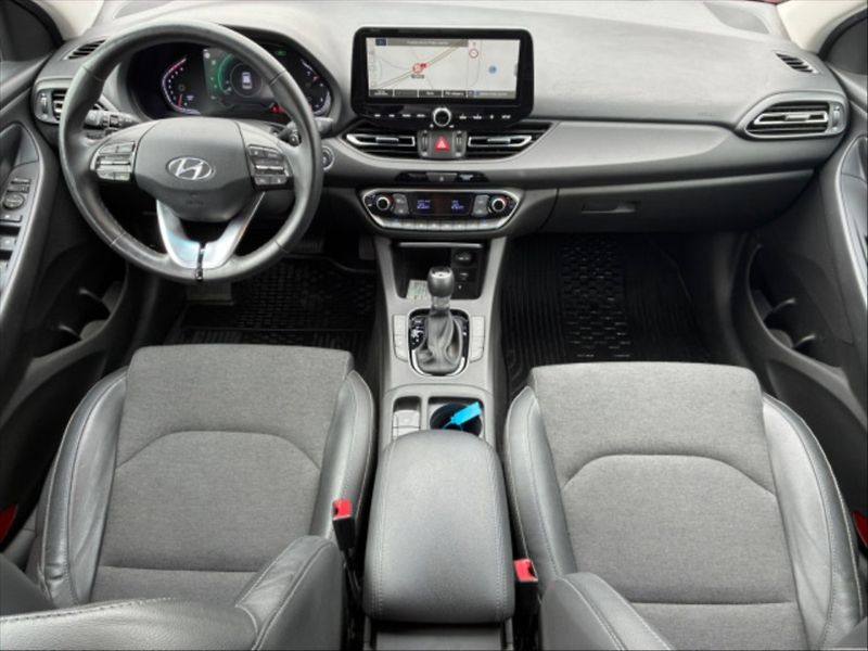Hyundai i30 1,5 T-GDI M.Hybrid Style AT - fotka 8 z 10