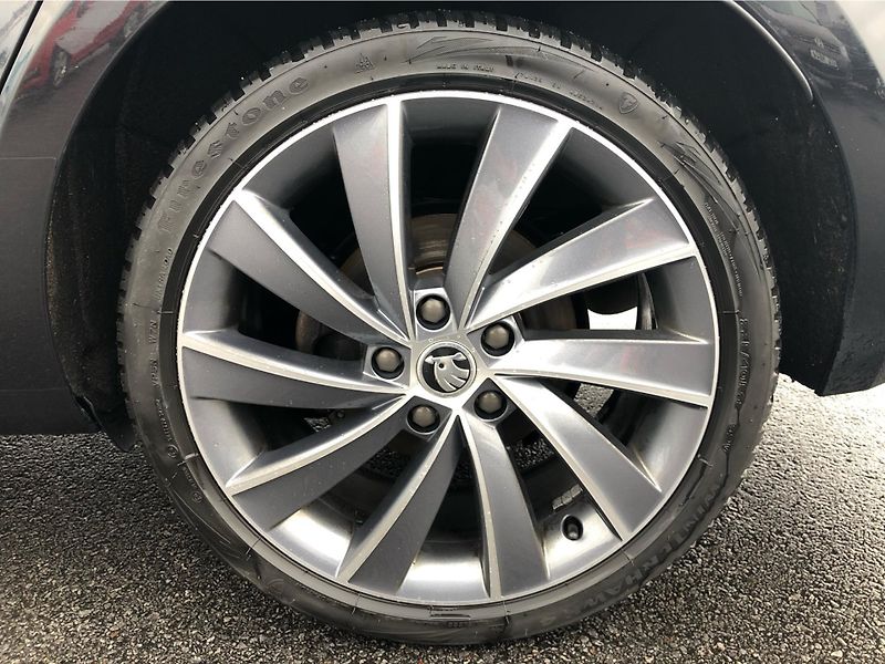 Škoda Octavia Combi 2,0 TDI DSG L&K 135 kW - fotka 14 z 30