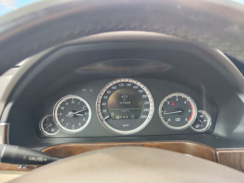 Mercedes-Benz Třídy E E250 CDI/150kW Elegance AT - fotka 15 z 33