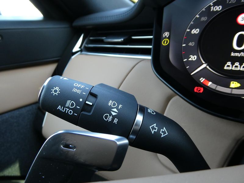 Land Rover Range Rover Sport 3,0 Dynamic SE D250  - fotka 19 z 37