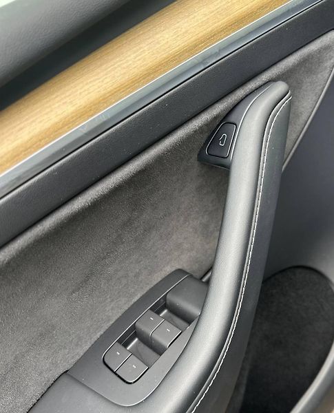 Tesla Model Y (2023) LONG RANGE DUAL MOTOR AWD 2023 - fotka 9 z 28