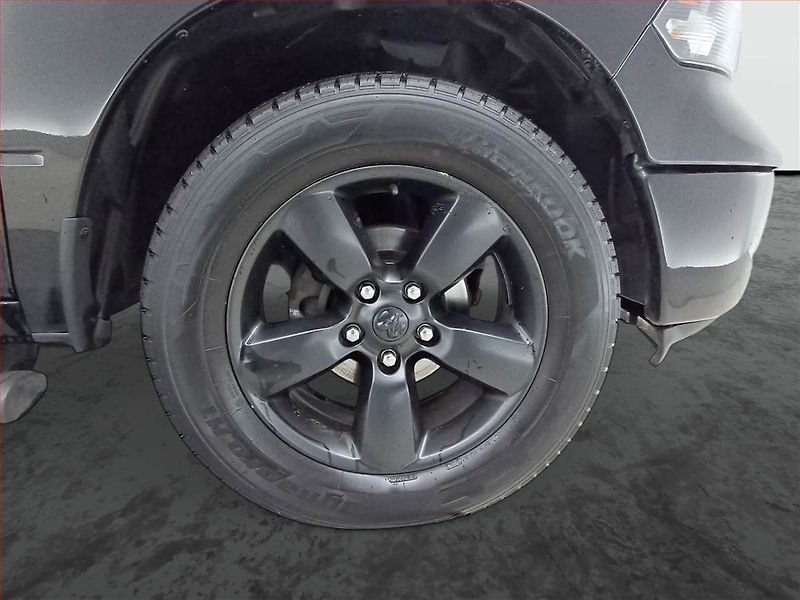 RAM 1500 (2022) 5.7 V8 Hemi - fotka 15 z 18