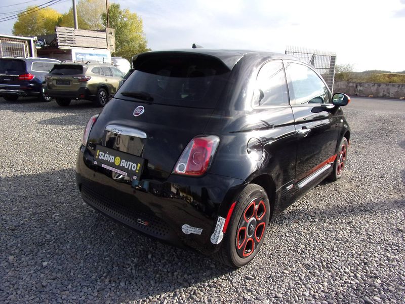 Fiat 500e (2016) 24kWh 83kW SYMPATICKÉ VYBAVENÉ - fotka 5 z 18