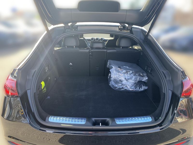 Mercedes-Benz GLC 300 de 4M kupé AMG - fotka 16 z 27