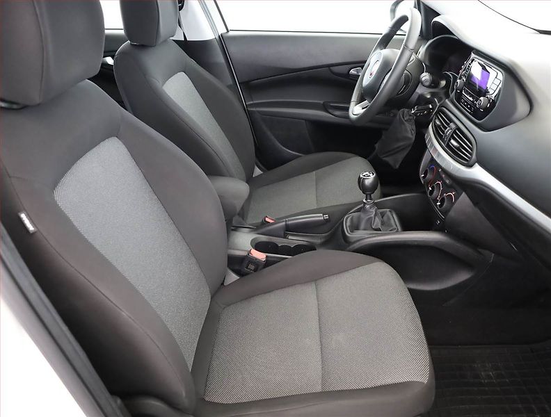 Fiat Tipo (2018) 1.4 16V, Serv.kniha, Tempomat - fotka 7 z 19