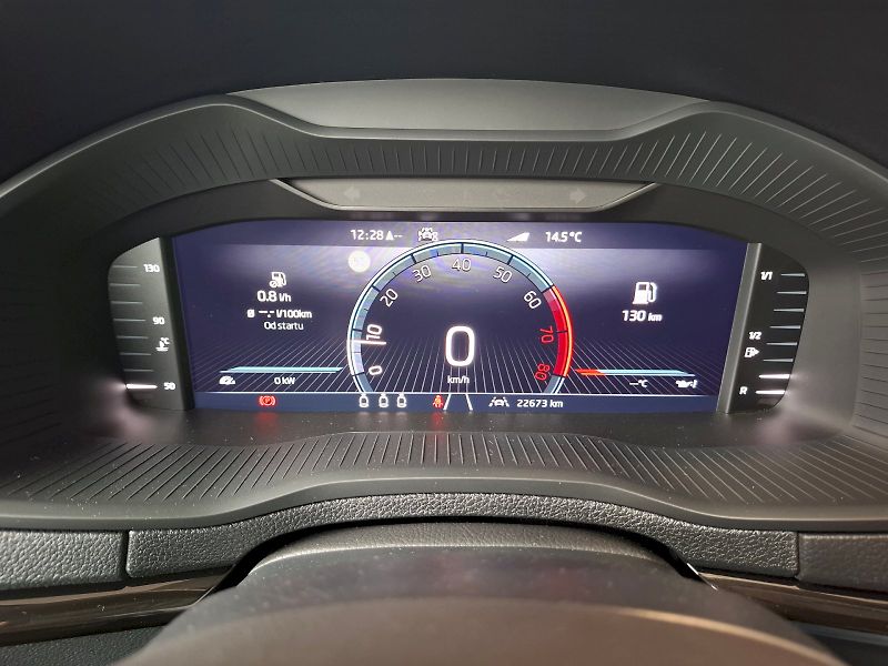 Škoda Karoq (2024) TOP SELECTION TSI 1.5/110KW 6M - fotka 15 z 44
