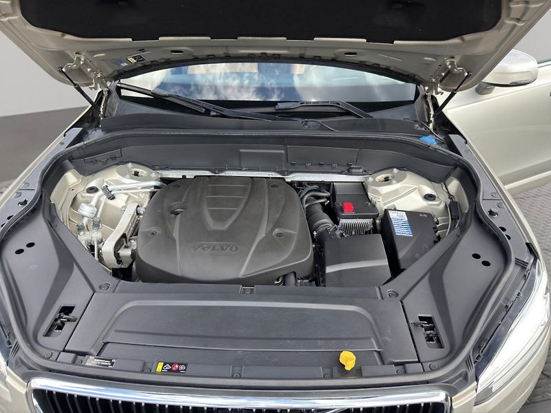 Volvo XC90 (2015) D5 AWD MOMENTUM AUT CZ - fotka 30 z 30