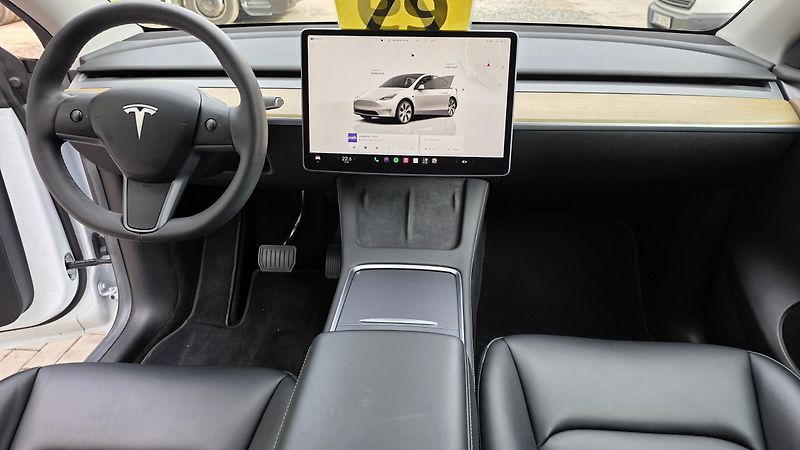 Tesla Model Y (2023) LR AWD Záruka SoH 93,2% - fotka 12 z 33