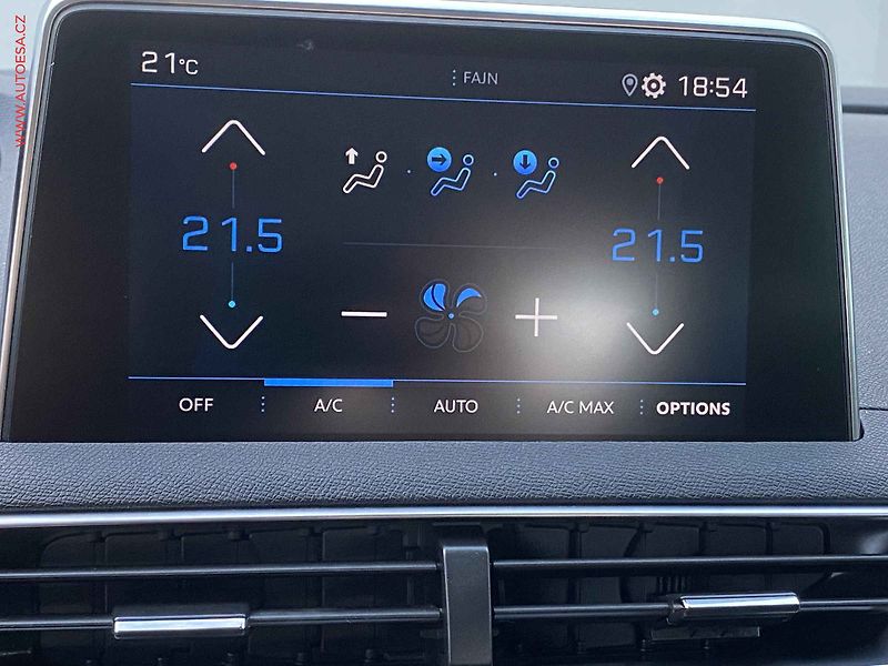 Peugeot 5008 (2021) 1.5HDi, ČR, Active, LED - fotka 15 z 17