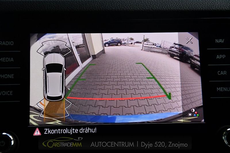 Škoda Karoq 2.0TDi SPORTLINE ACC  - fotka 44 z 51