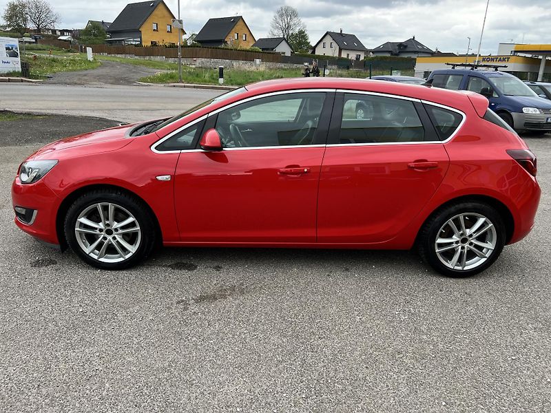 Opel Astra 1.6 TURBO 125KW,EXCLUSIVE,1MAJ - fotka 4 z 43