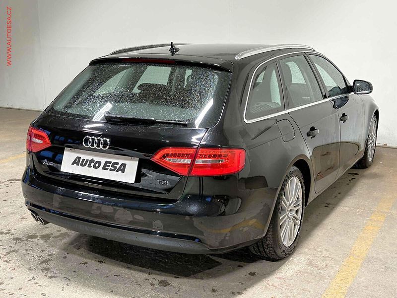 Audi A4 (2015) 2.0 TDi, TZ, bixen, +ALU - fotka 4 z 15